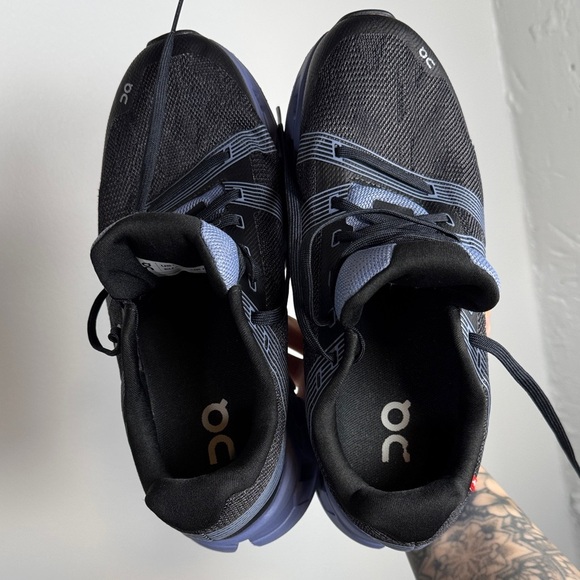 On Cloud Sky Running Shoes Size 7 Men’s Black/Midnight Blue